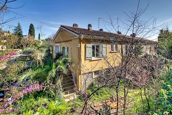 MAISON A VENDRE DRAGUIGNAN - MAISON DE TYPE T4/5 de 93m² sur 950m² de terrain avec GARAGE 41m²