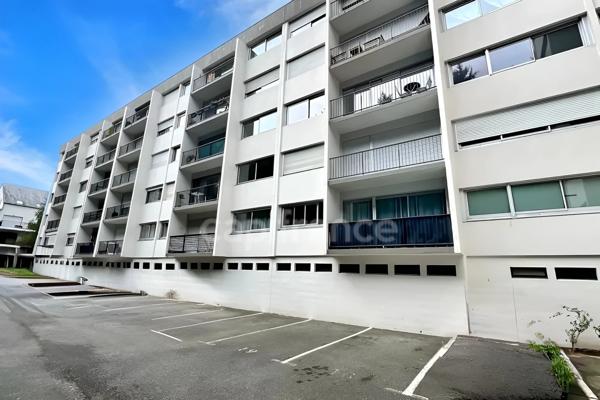 Appartement à vendre 3 pièces QUIMPER (29) de 65 m² habitable - Balcon - Parking privé.