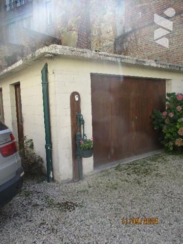 A HAM (SOMME) 80400, maison de style 
Terrain, bâtiment (dont partie Garage)