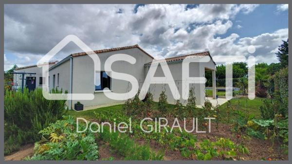 Belle proprièté dans le centre de Saujon commerces et services à proximité