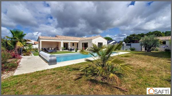 Belle proprièté dans le centre de Saujon commerces et services à proximité