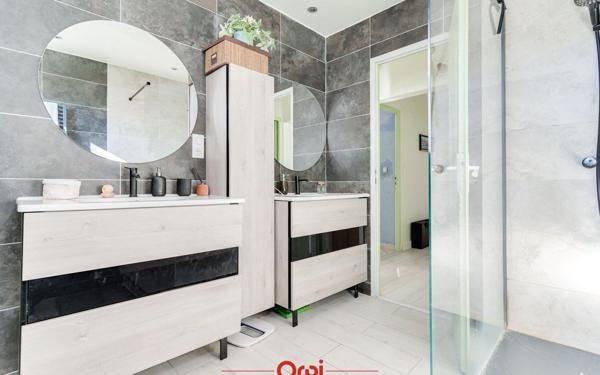 Appartement à vendre    6 pièces • 103 m2 Marseille 13