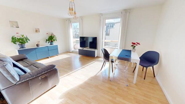 Appartement Asnieres Sur Seine 3 pièce(s) 72.80 m2 avec balcon