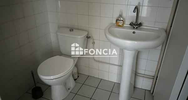 Location Local commercial 1 pièce 38.9 m² - Lorient 56100