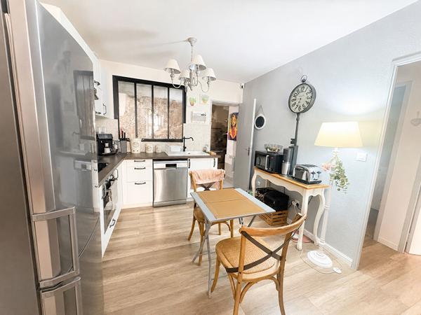 ROQUEVAIRE - Appartement - 162 000 € ** *