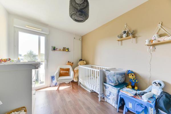 Appartement lumineux avec balcon et 2 places de parking