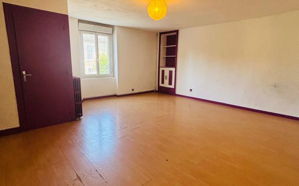 Maison à vendre    4 pièces •  Montmorillon