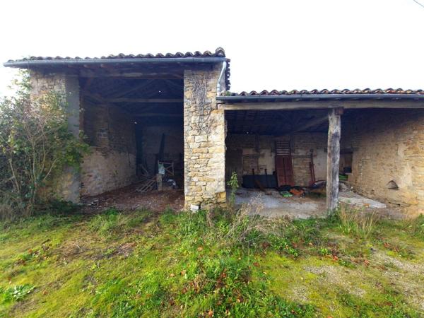 Maison et dépendances dans un hameau, proche de Verfeil Verfeil sur seye