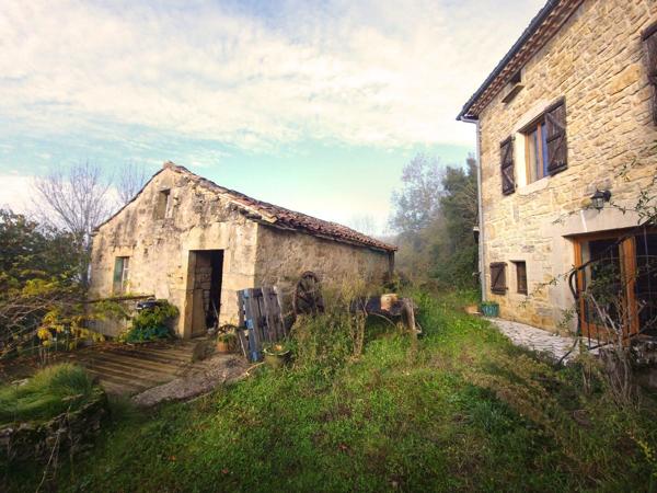Maison et dépendances dans un hameau, proche de Verfeil Verfeil sur seye