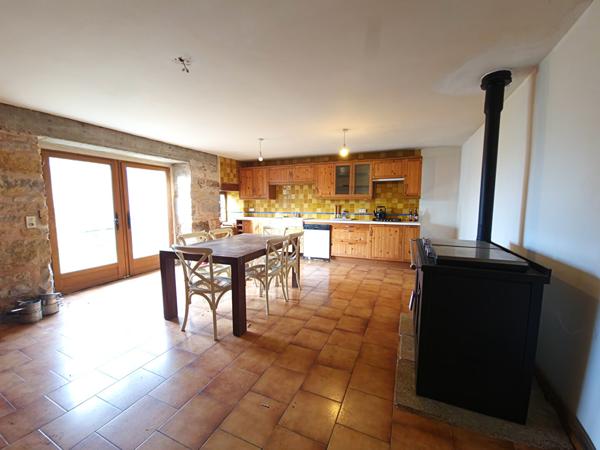 Maison et dépendances dans un hameau, proche de Verfeil Verfeil sur seye