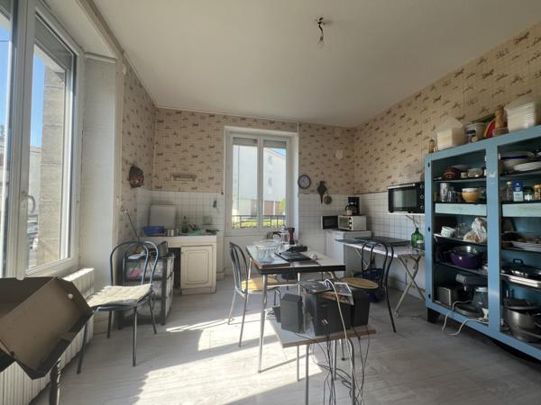 MAISON 4 pièces AURILLAC (15) en pierre et jardin