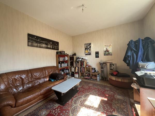 MAISON 4 pièces AURILLAC (15) en pierre et jardin