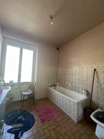MAISON 4 pièces AURILLAC (15) en pierre et jardin