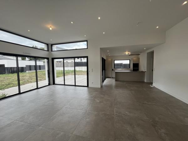 Maison à louer 2 000 € CC Caudan 4 p 116 m² DPE A