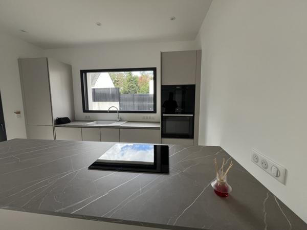 Maison à louer 2 000 € CC Caudan 4 p 116 m² DPE A