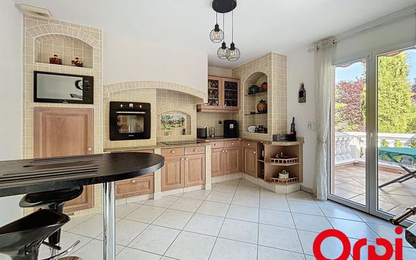 Maison à vendre    5 pièces • 252 m2 Vichy