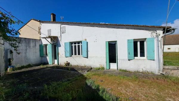 Maison à vendre |  Saint-Seurin-sur-l'Isle |  2 pièces | 67 m²