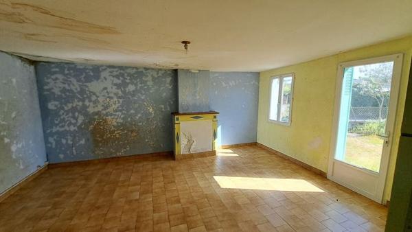Maison à vendre |  Saint-Seurin-sur-l'Isle |  2 pièces | 67 m²