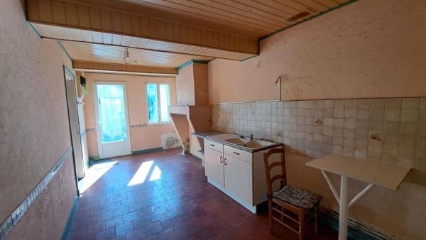 Maison à vendre |  Saint-Seurin-sur-l'Isle |  2 pièces | 67 m²