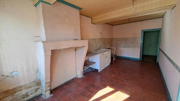 Maison à vendre |  Saint-Seurin-sur-l'Isle |  2 pièces | 67 m²