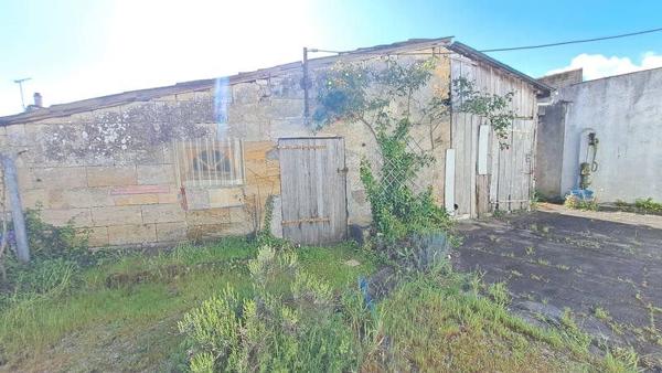 Maison à vendre |  Saint-Seurin-sur-l'Isle |  2 pièces | 67 m²
