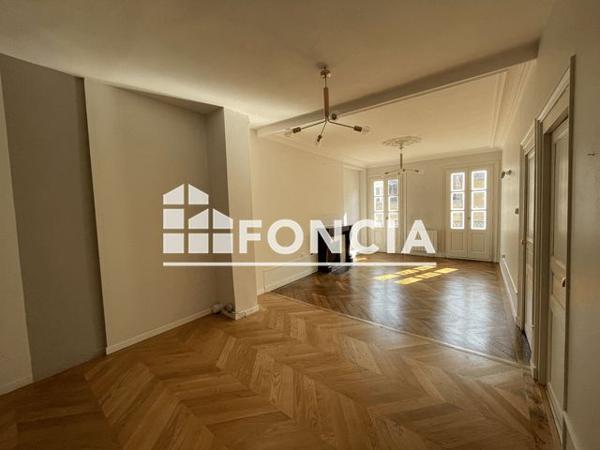 Location Appartement 3 pièces 62.2 m² - 29 RUE JEANNIN Dijon 21000