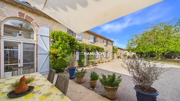 ÉLÉGANTE PROPRIÉTÉ DE CAMPAGNE AVEC GÎTE ANNEXE, PISCINE CHAUFFÉE ET VUES PANORAMIQUES PRÈS DE CORDES-SUR-CIEL Cordes sur ciel