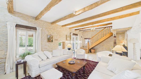 ÉLÉGANTE PROPRIÉTÉ DE CAMPAGNE AVEC GÎTE ANNEXE, PISCINE CHAUFFÉE ET VUES PANORAMIQUES PRÈS DE CORDES-SUR-CIEL Cordes sur ciel