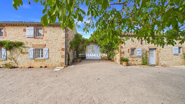 ÉLÉGANTE PROPRIÉTÉ DE CAMPAGNE AVEC GÎTE ANNEXE, PISCINE CHAUFFÉE ET VUES PANORAMIQUES PRÈS DE CORDES-SUR-CIEL Cordes sur ciel