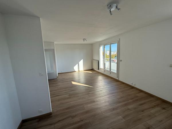 Appartement 3 pièce(s) 83.25 m2 au 3eme étage