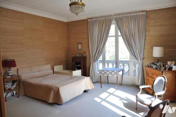 TARBES MAISON DE VILLE 7 CHAMBRES 330 m2  TERRAIN DE 1712 m2