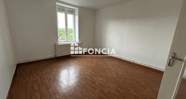 Location Appartement 3 pièces 79 m² - Vrigne Aux Bois 08330