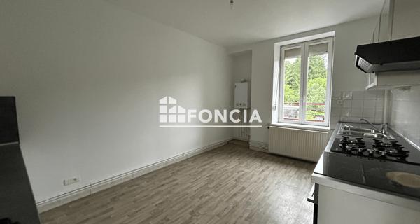 Location Appartement 3 pièces 79 m² - Vrigne Aux Bois 08330