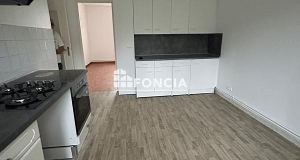 Location Appartement 3 pièces 79 m² - Vrigne Aux Bois 08330