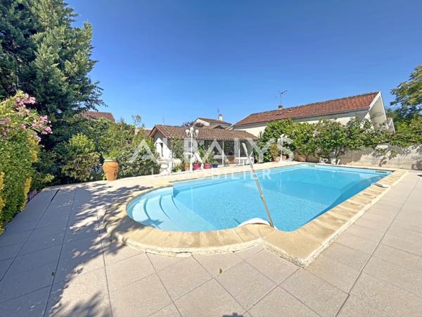 Maison 6 pièce(s) 3 chambre(s) 161 m²