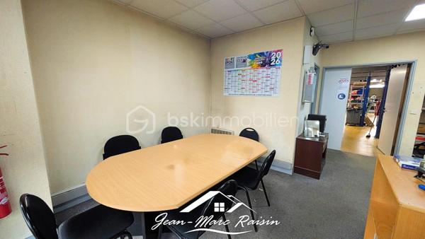 Local d'activités de 326 m²