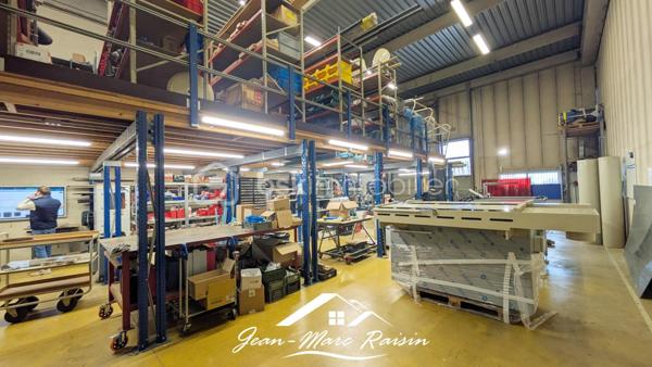 Local d'activités de 326 m²