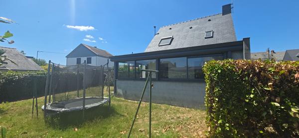 Maison Trignac centre 6 pièces 120 m2, pièce de vie de 67m², 3 chambres 1 bureau, jardin clos