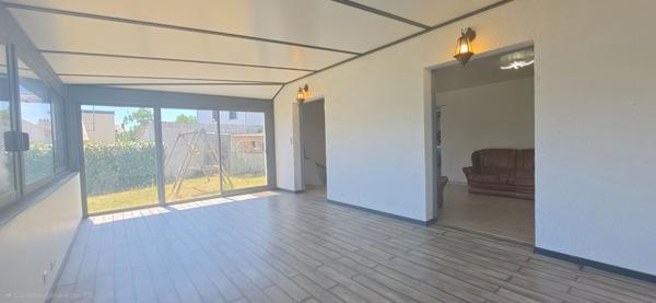 Maison Trignac centre 6 pièces 120 m2, pièce de vie de 67m², 3 chambres 1 bureau, jardin clos