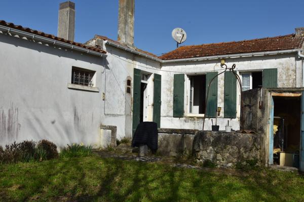 Dpt Charente Maritime (17), Ile d'Oléron, à vendre Ensemble immobilier, 6 pièces, dépendances, sur 1456 m², proche de st pierre d'Oléron
