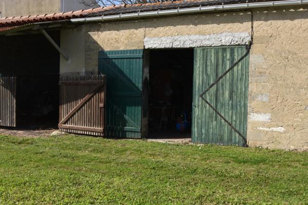 Dpt Charente Maritime (17), Ile d'Oléron, à vendre Ensemble immobilier, 6 pièces, dépendances, sur 1456 m², proche de st pierre d'Oléron