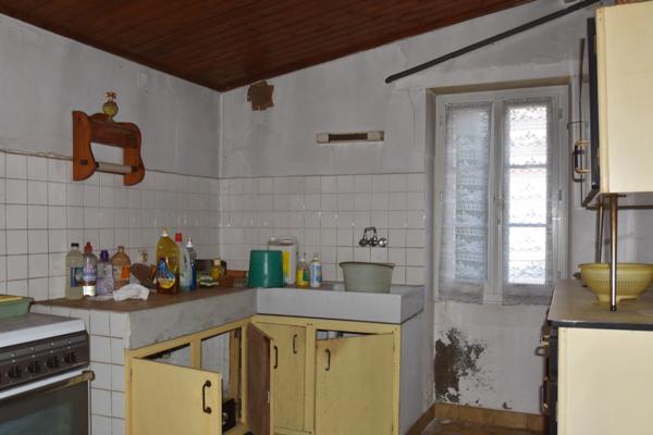 Dpt Charente Maritime (17), Ile d'Oléron, à vendre Ensemble immobilier, 6 pièces, dépendances, sur 1456 m², proche de st pierre d'Oléron