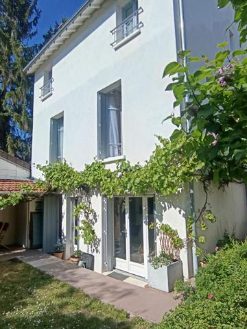 A 15 min de la gare de Houilles, maison familiale 7 pièces de 124m²