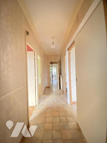 Maison d'habitation de plain-pied proche commerces à BEGARD