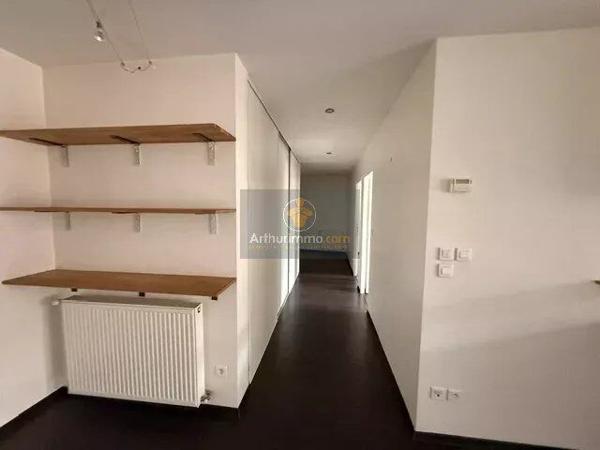 Location                                                      Appartement
                        
                     3 pièces                      88 m2                     à Langres