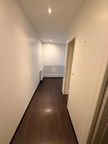 Location                                                      Appartement
                        
                     3 pièces                      88 m2                     à Langres