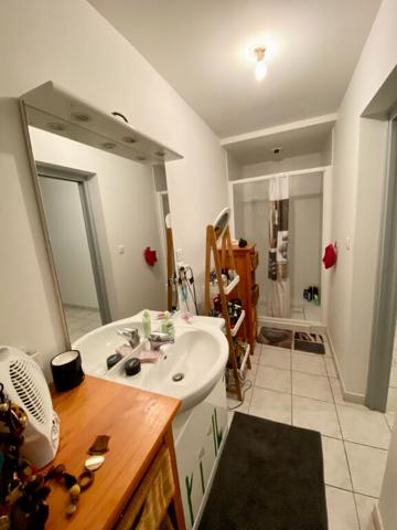 Appartement T3 en souplex avec locataire en place, proche gare SNCF et centre-ville de Carcassonne