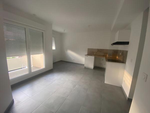 Appartement Corbeil Essonnes 3 pièce(s) 43.39 m2