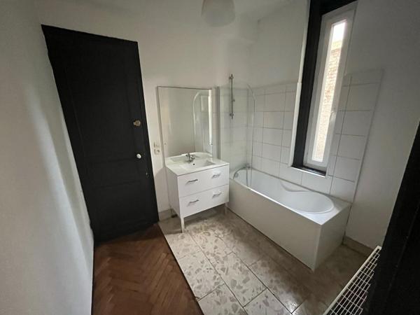 A LOUER : T5 à LILLE • rue Catel Beghin - Vauban • 1 595 € CC • Réf. G335-01