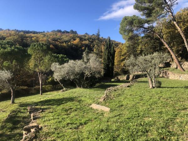 SAINT AMBROIX - DOMAINE - ANCIENNES FILATURES RÉHABILITÉES - 15 PIÈCES - 650 M² HABITABLES - 3,9 HECTARES - PISCINE - SOURCE - 1 000 000 
